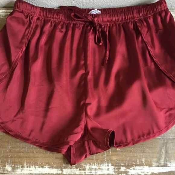 Satin feel pj shorts soft silky dark red elastic waist - Picture 4 of 9